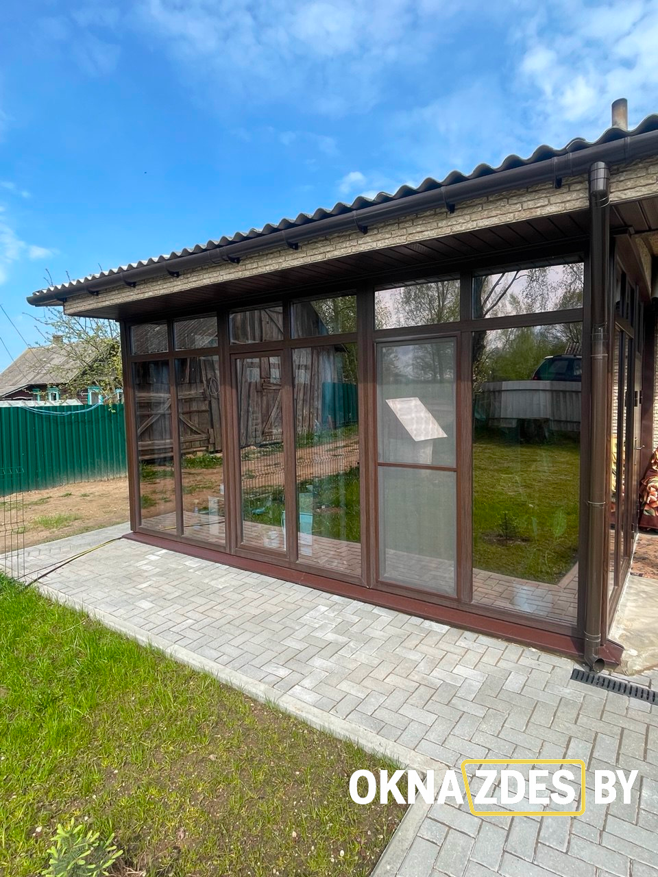 Тёплое остекление террасы Salamander 76, вид справа