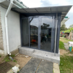 «Остекление террасы Provedal P400 — трёхполосная раздвижная система, закалённое стекло 6 мм графит, Минск»